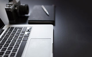 苹果下载-评论员魏翊东：京鲁德比战中马德鲁加禁区内手球应该判罚点球